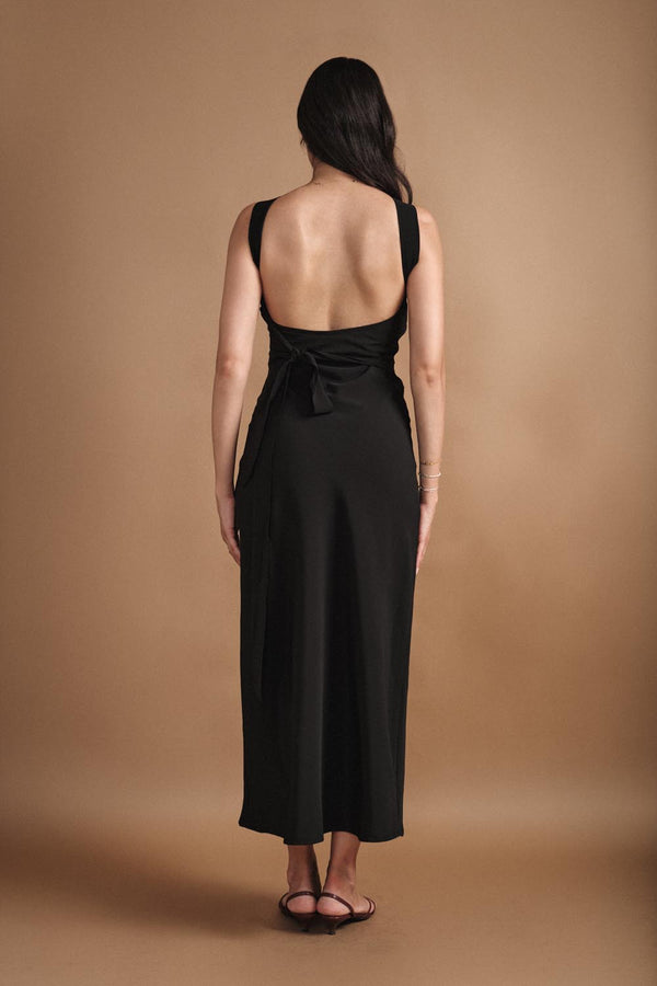 Halter Bias Midi In Black
